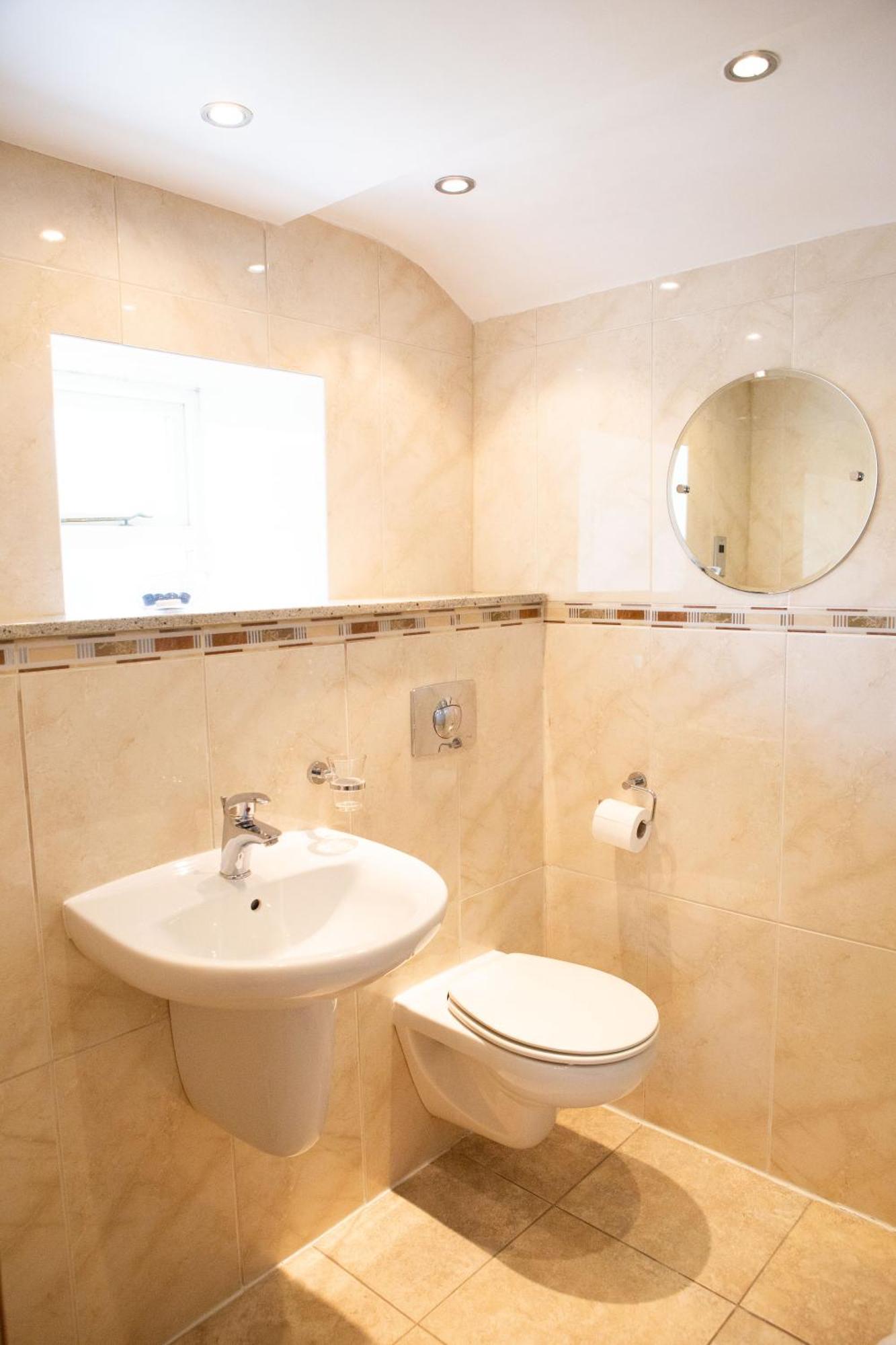 Coach House Hotel Bentham Buitenkant foto