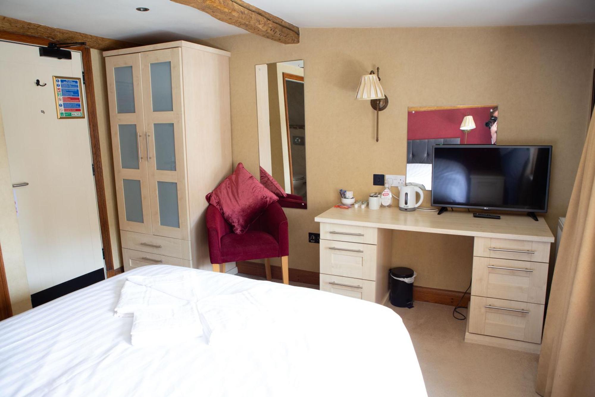 Coach House Hotel Bentham Buitenkant foto
