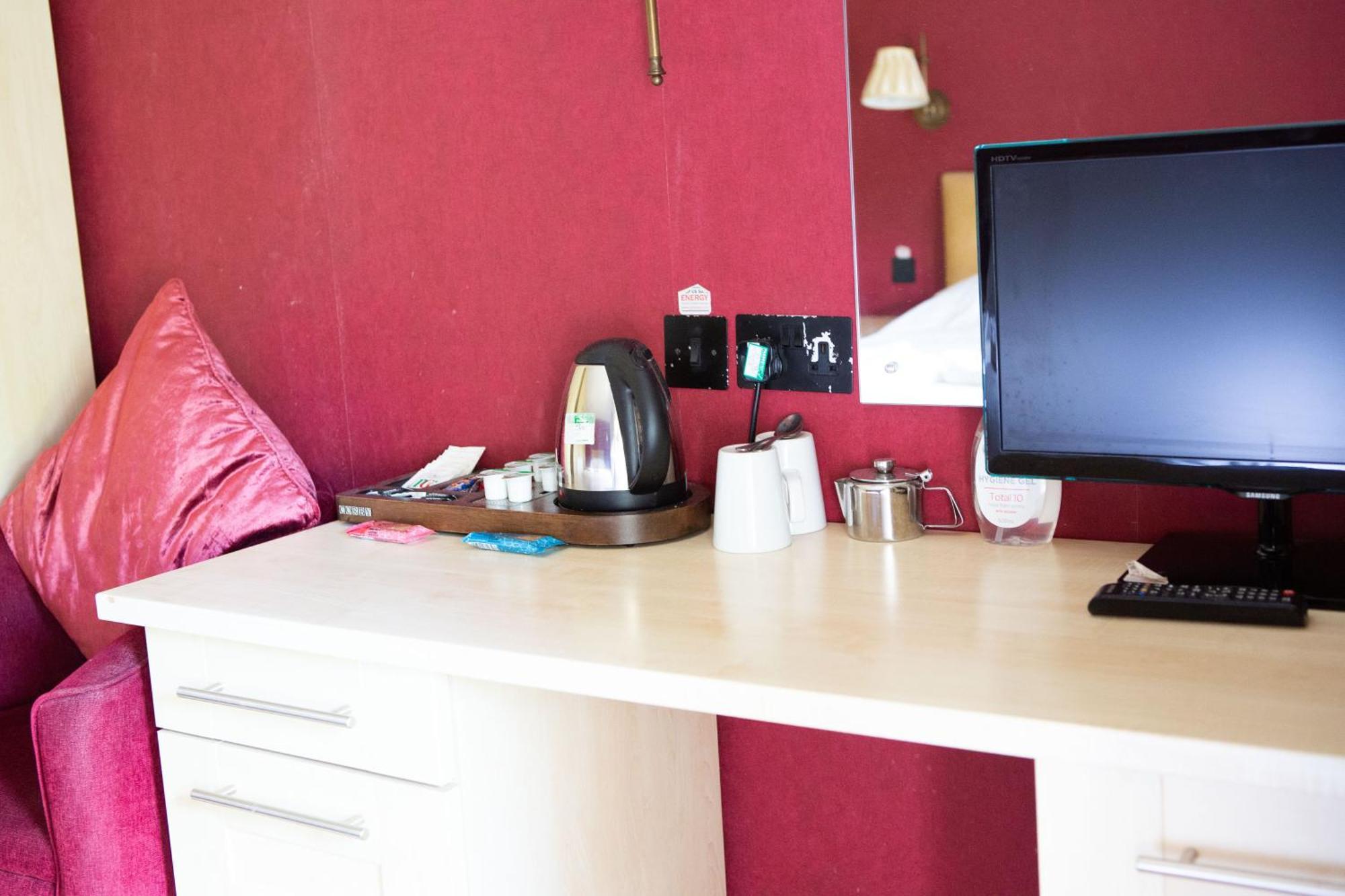 Coach House Hotel Bentham Buitenkant foto