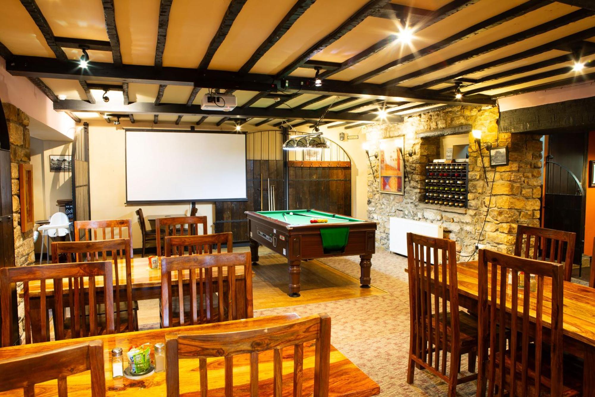 Coach House Hotel Bentham Buitenkant foto